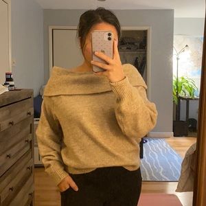 H&M Off the shoulder sweater